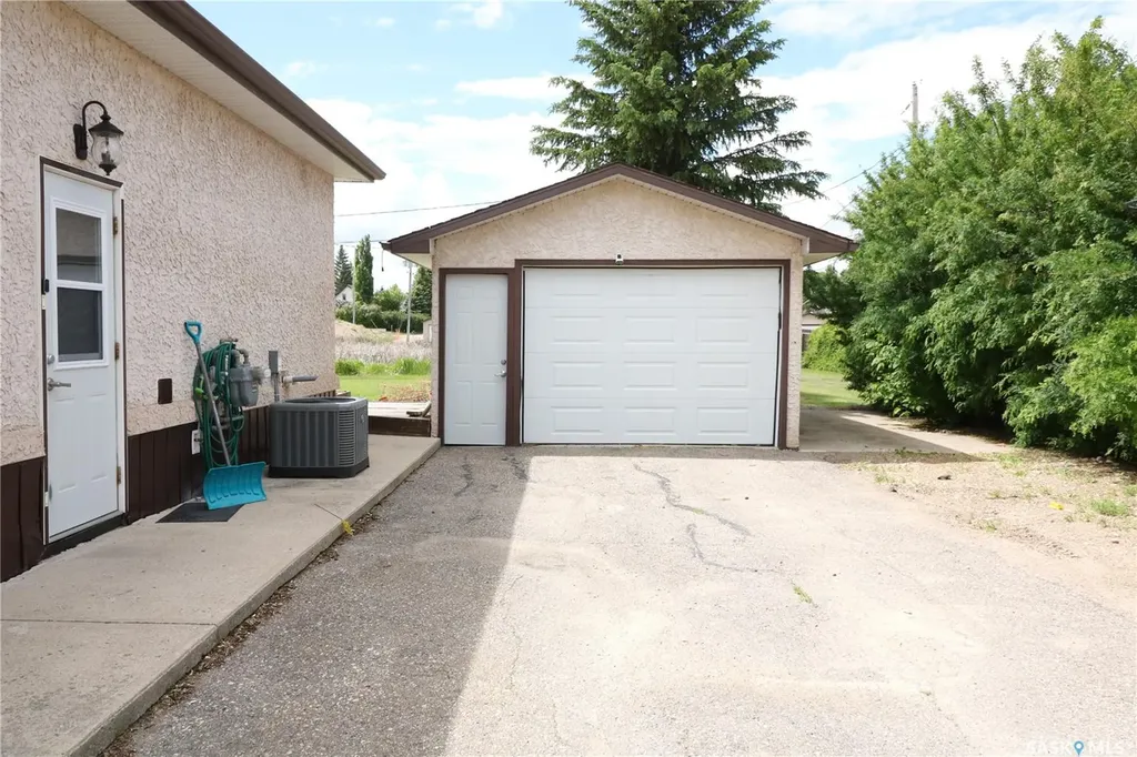 111 Henderson Street Grayson SK S0A 1E0