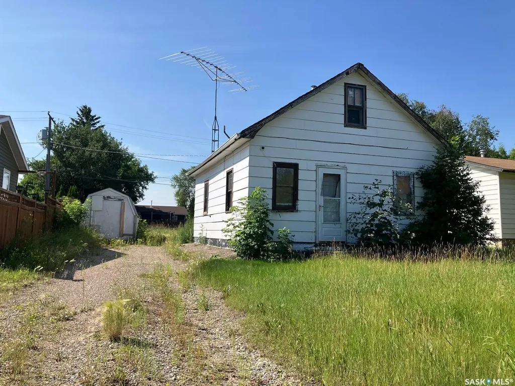 710 9th Avenue W Nipawin SK S0E 1E0