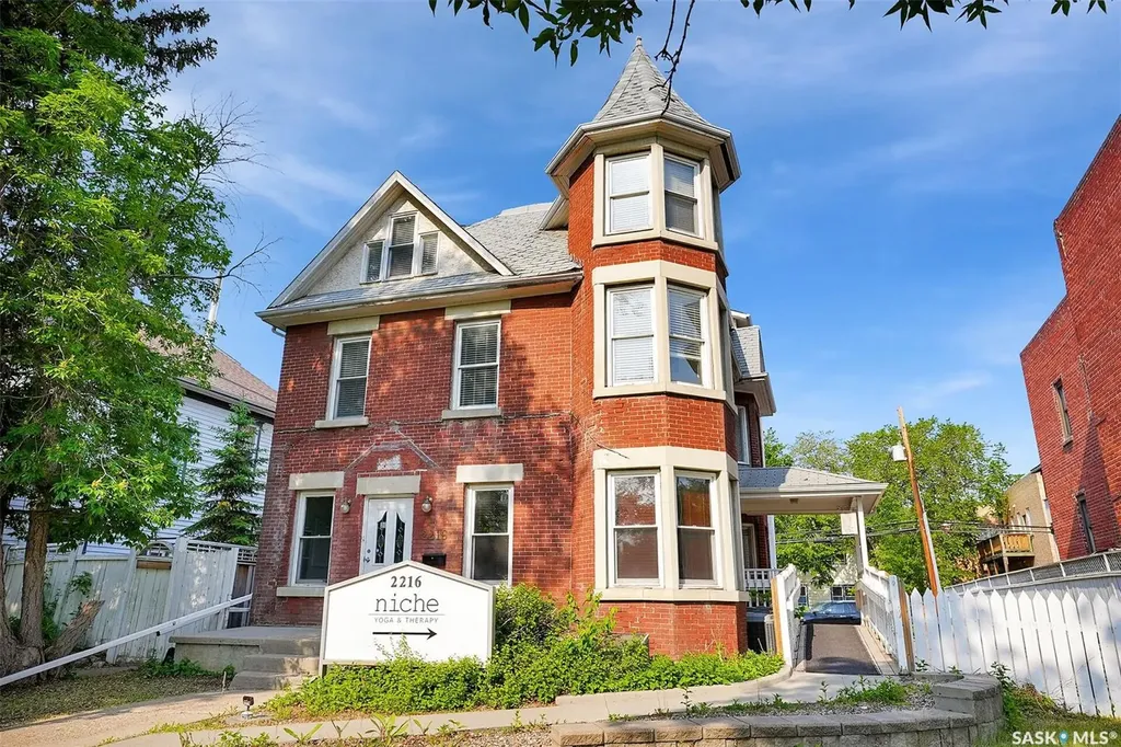 2216 Lorne Street Regina SK S4P 2M7