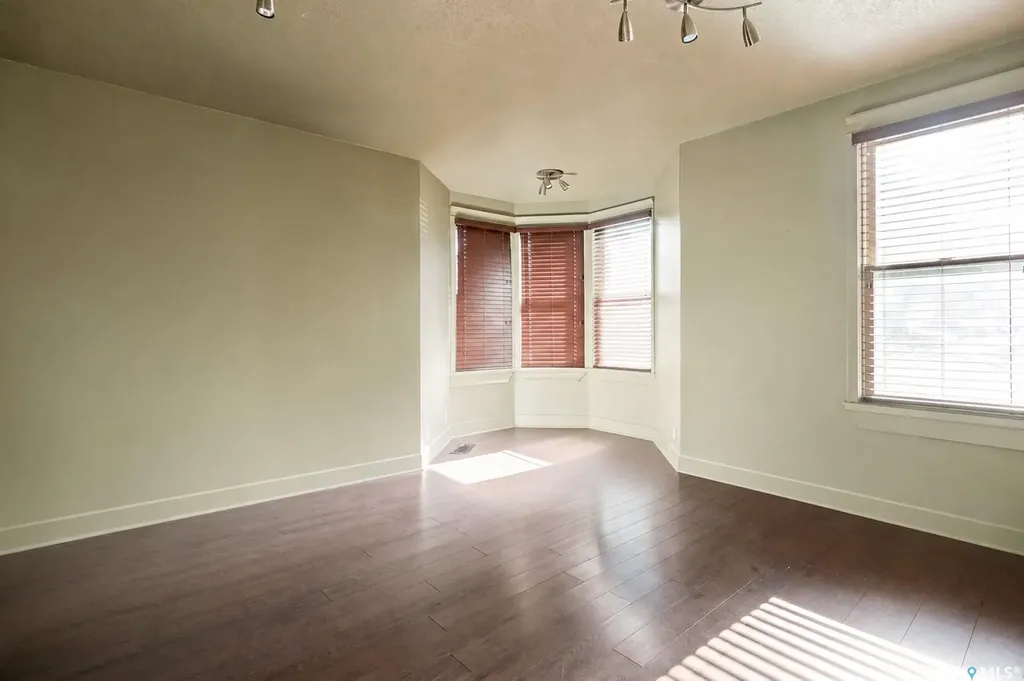 2216 Lorne Street Regina SK S4P 2M7