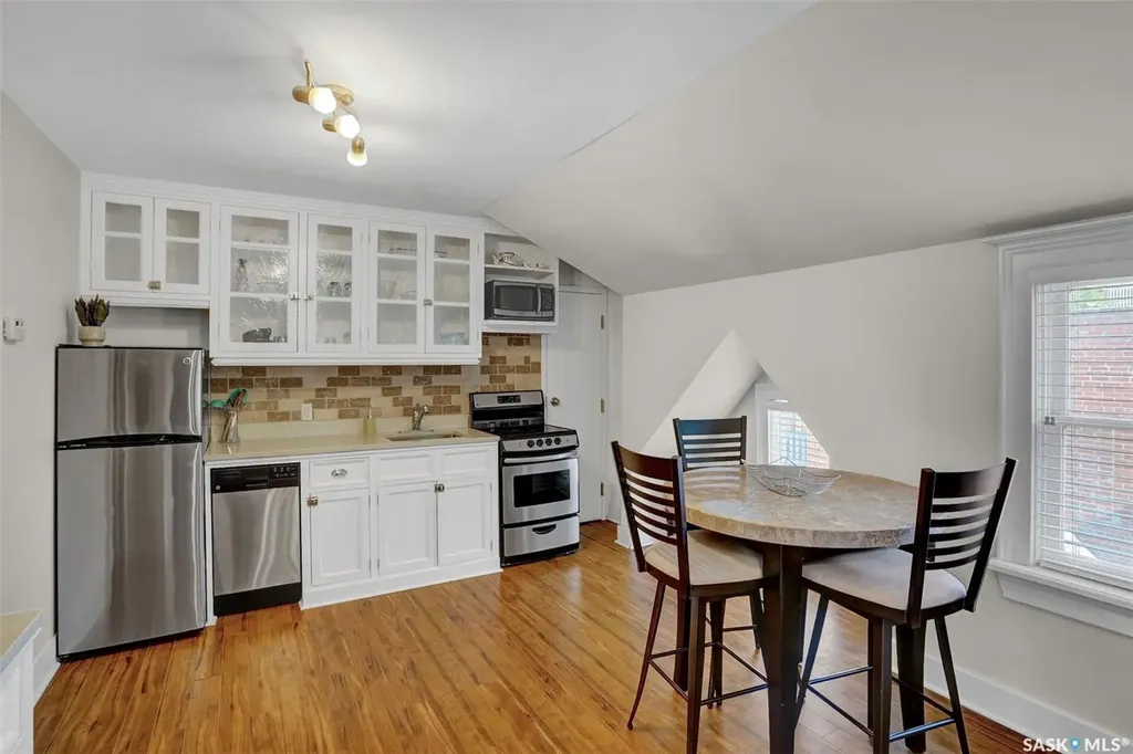 2216 Lorne Street Regina SK S4P 2M7