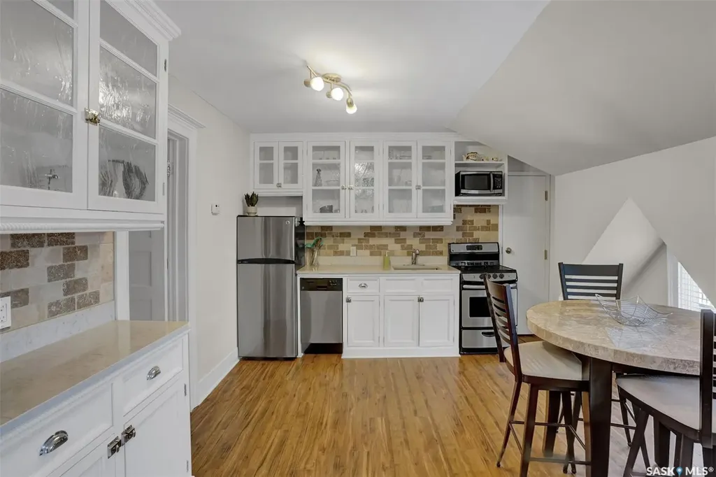 2216 Lorne Street Regina SK S4P 2M7