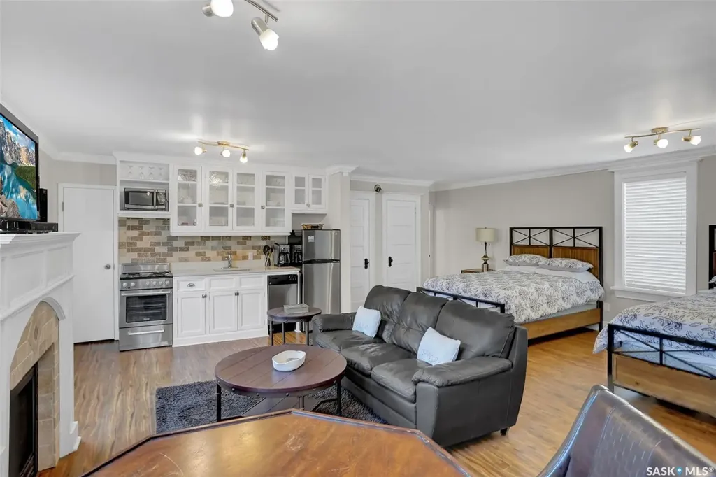 2216 Lorne Street Regina SK S4P 2M7