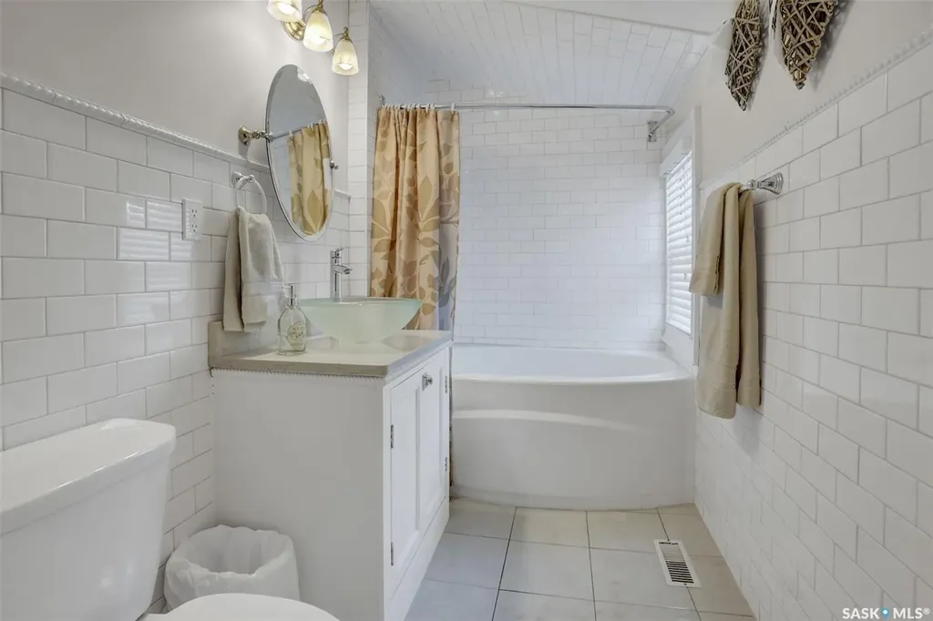 2216 Lorne Street Regina SK S4P 2M7