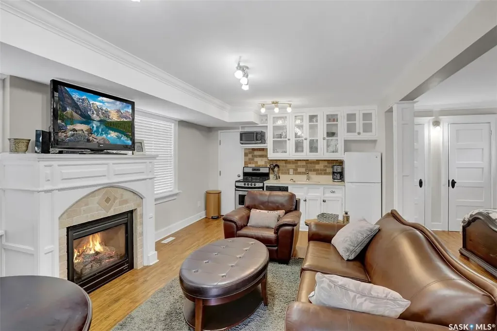 2216 Lorne Street Regina SK S4P 2M7
