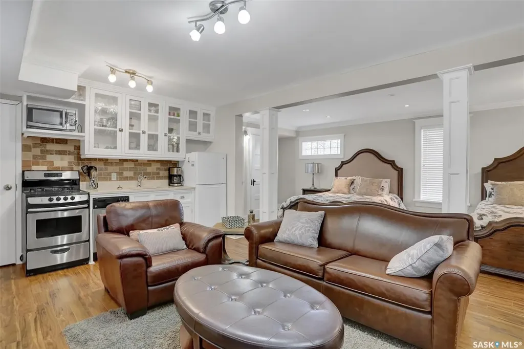 2216 Lorne Street Regina SK S4P 2M7