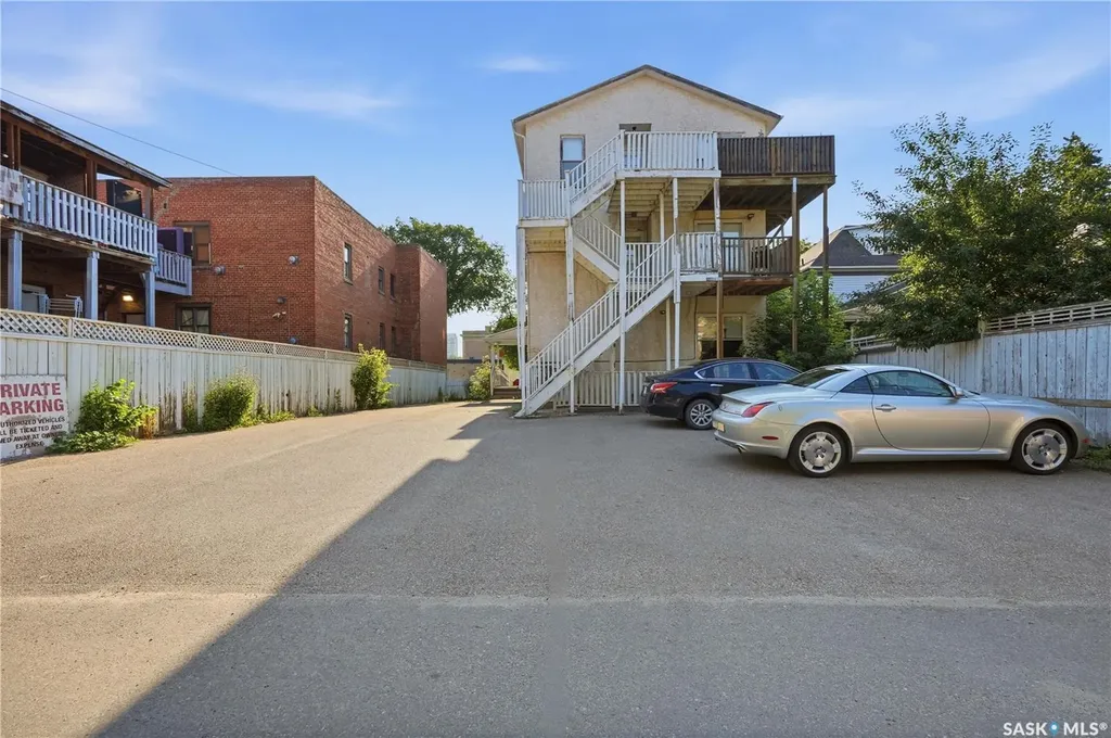 2216 Lorne Street Regina SK S4P 2M7