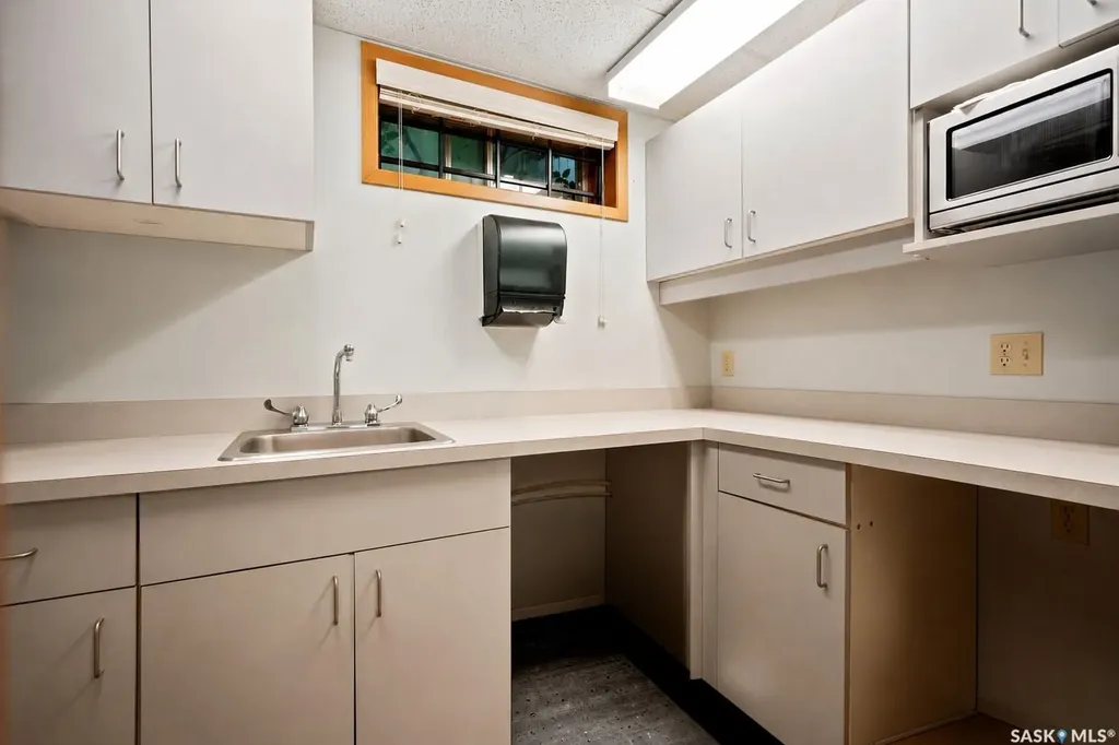 2216 Lorne Street Regina SK S4P 2M7