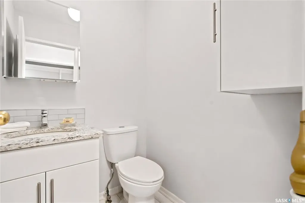 225 Clearwater Court Saskatoon SK S7K 3Y9