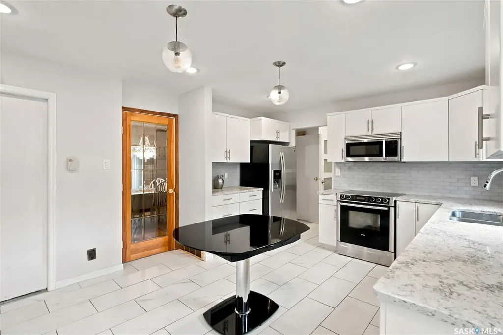 225 Clearwater Court Saskatoon SK S7K 3Y9