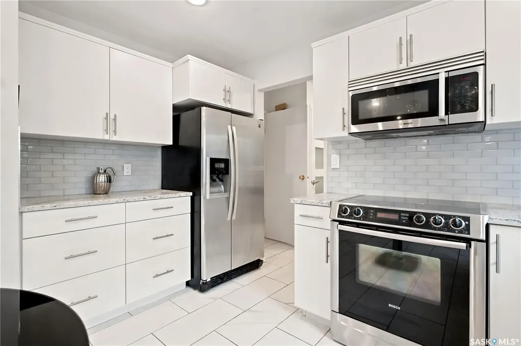 225 Clearwater Court Saskatoon SK S7K 3Y9