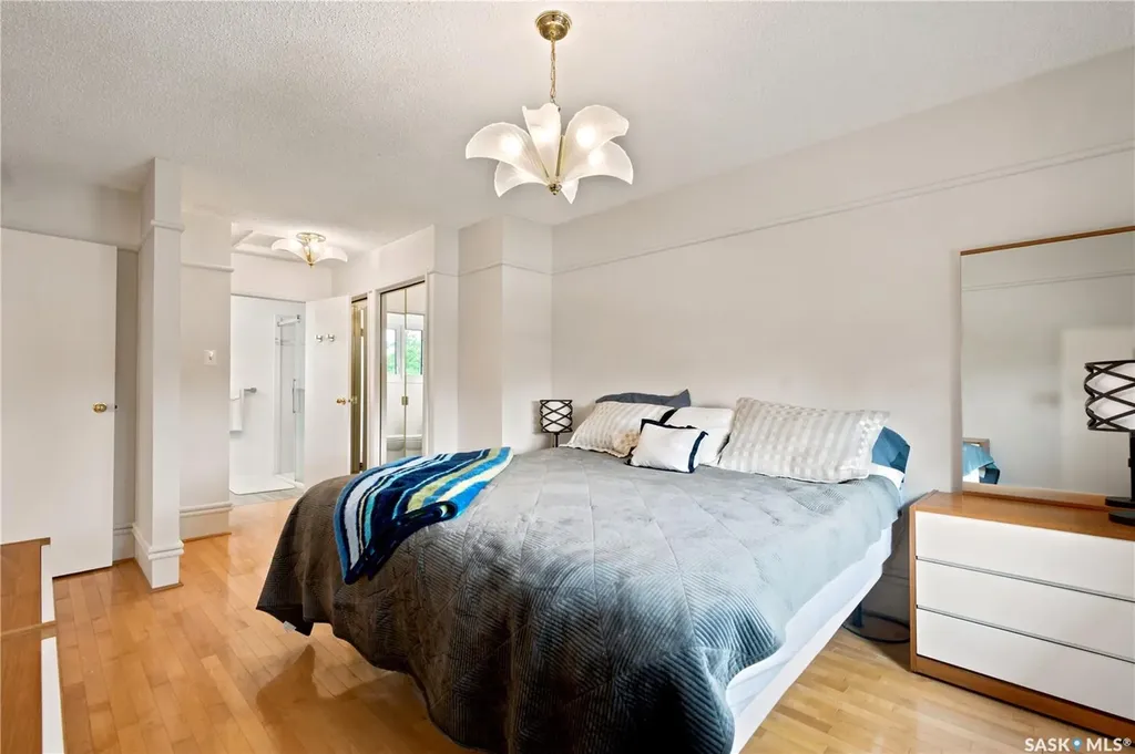 225 Clearwater Court Saskatoon SK S7K 3Y9