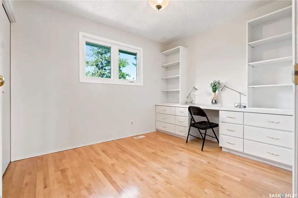 225 Clearwater Court Saskatoon SK S7K 3Y9