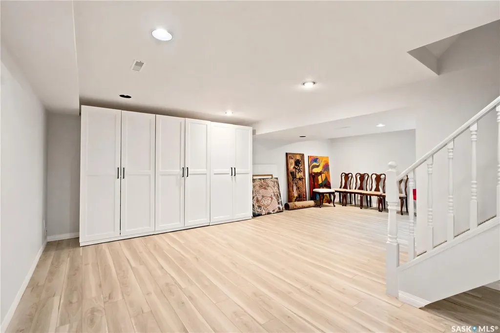 225 Clearwater Court Saskatoon SK S7K 3Y9