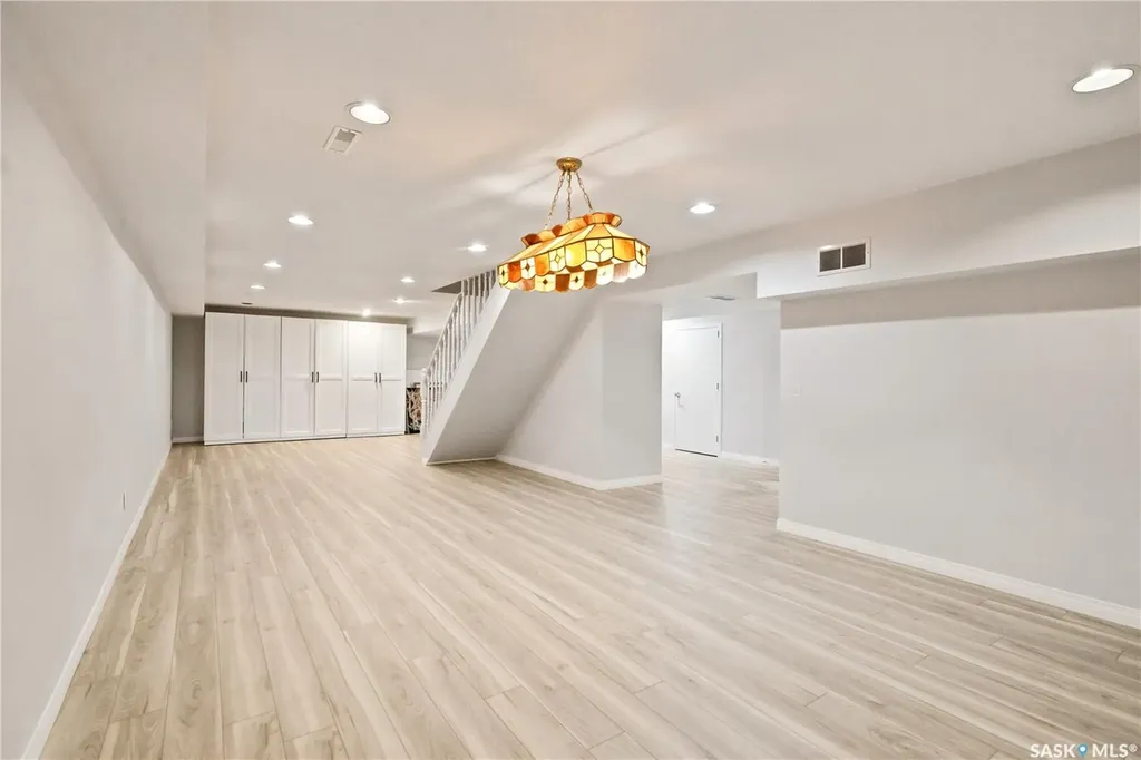 225 Clearwater Court Saskatoon SK S7K 3Y9