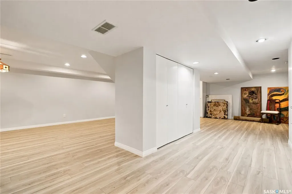 225 Clearwater Court Saskatoon SK S7K 3Y9