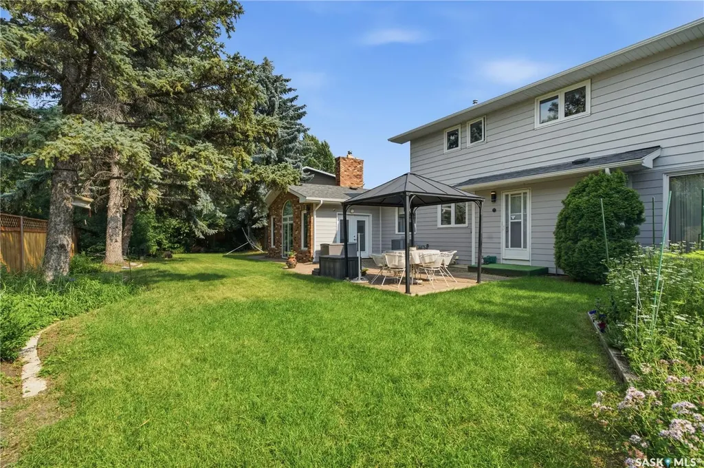 225 Clearwater Court Saskatoon SK S7K 3Y9