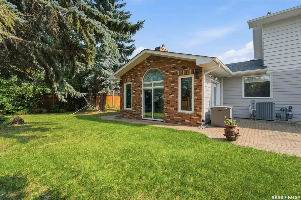 225 Clearwater Court Saskatoon SK S7K 3Y9