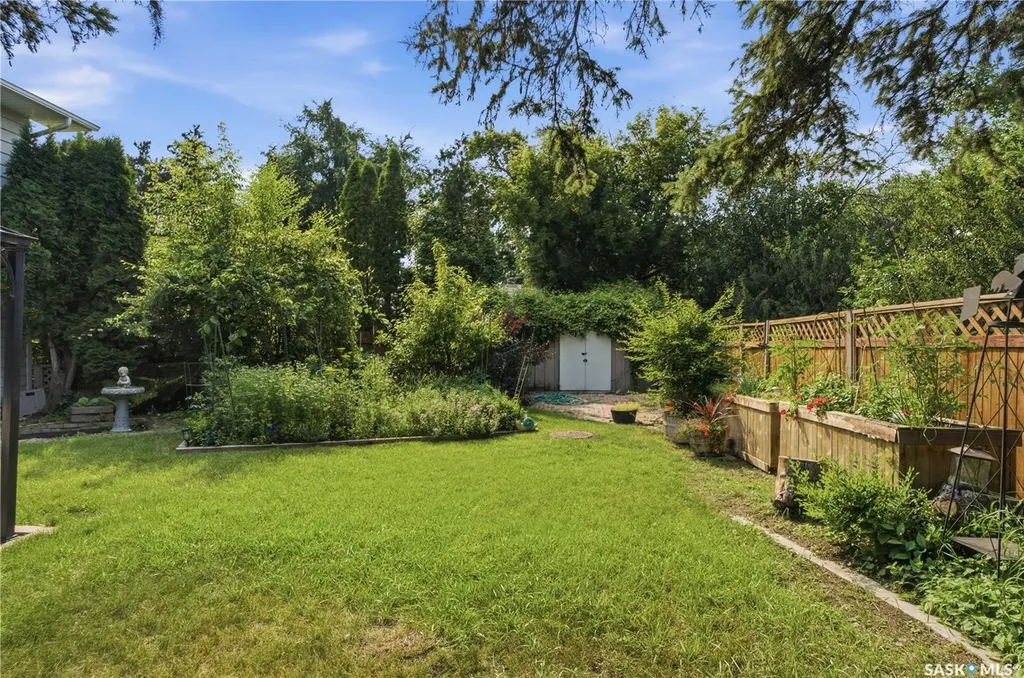 225 Clearwater Court Saskatoon SK S7K 3Y9