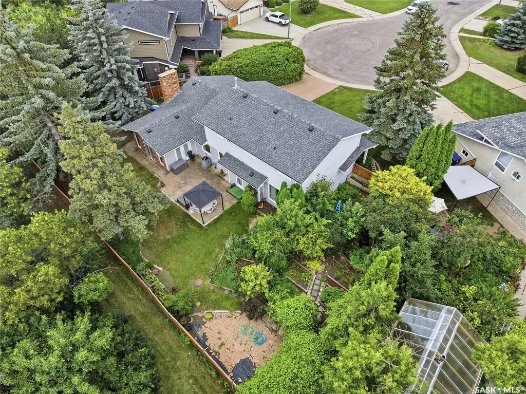 225 Clearwater Court Saskatoon SK S7K 3Y9