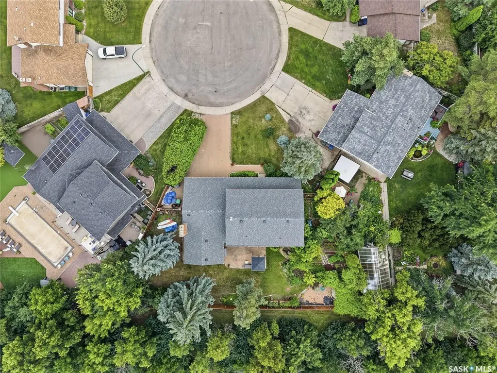225 Clearwater Court Saskatoon SK S7K 3Y9