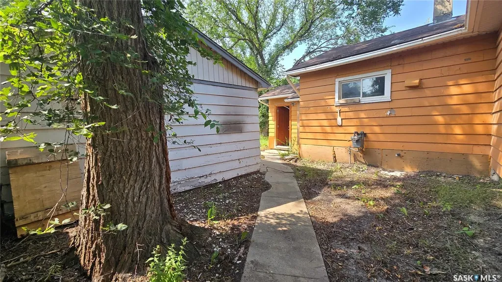 728 Argyle Street Regina SK S4T 3P6