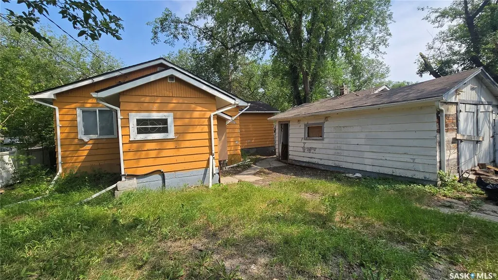 728 Argyle Street Regina SK S4T 3P6