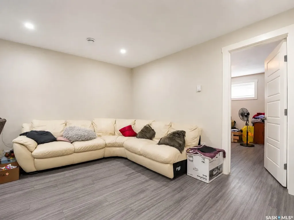 4438 Sheridan Street Regina SK S4W 0K5