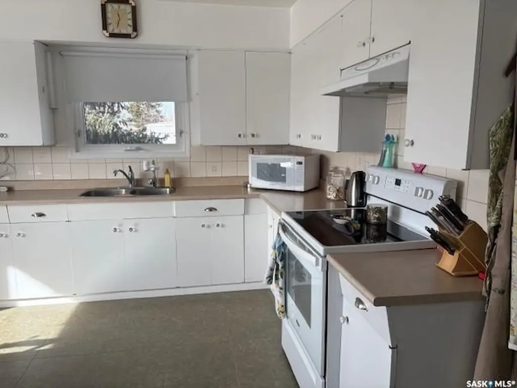 211 Throne Street Sceptre SK S0N 2H0
