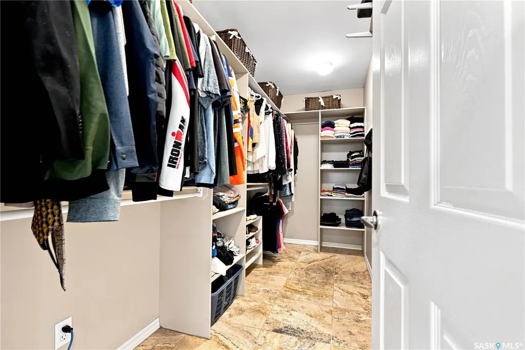 431 Rogers Court Saskatoon SK S7N 3W9