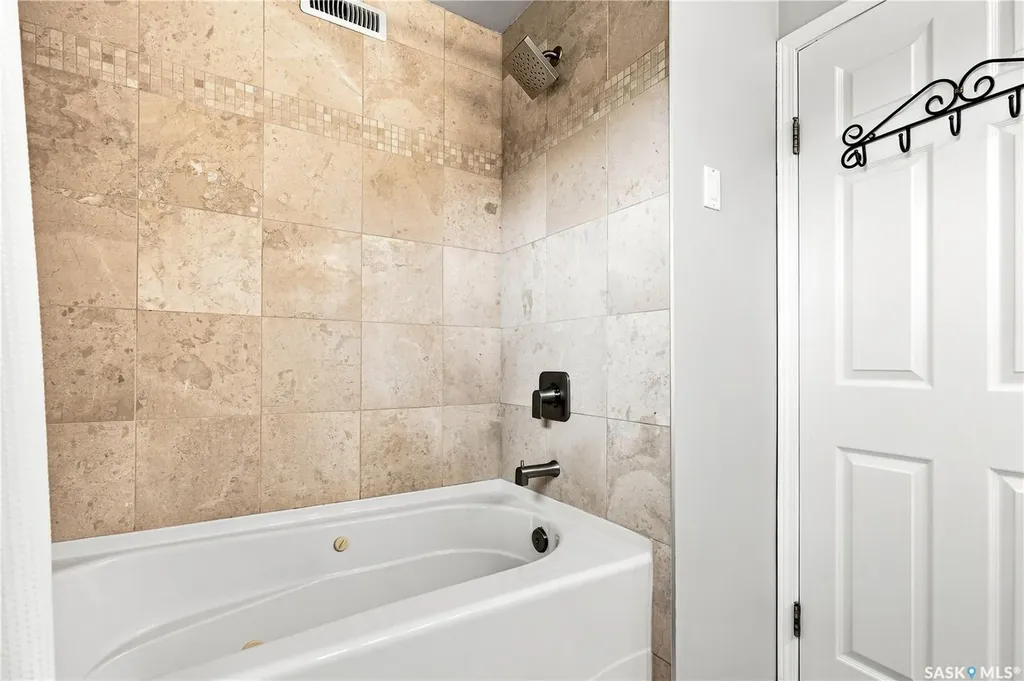 431 Rogers Court Saskatoon SK S7N 3W9