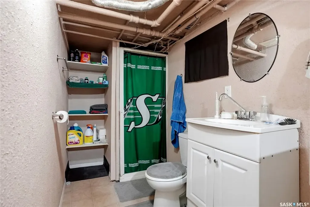 201 P Avenue N Saskatoon SK S7L 2V6