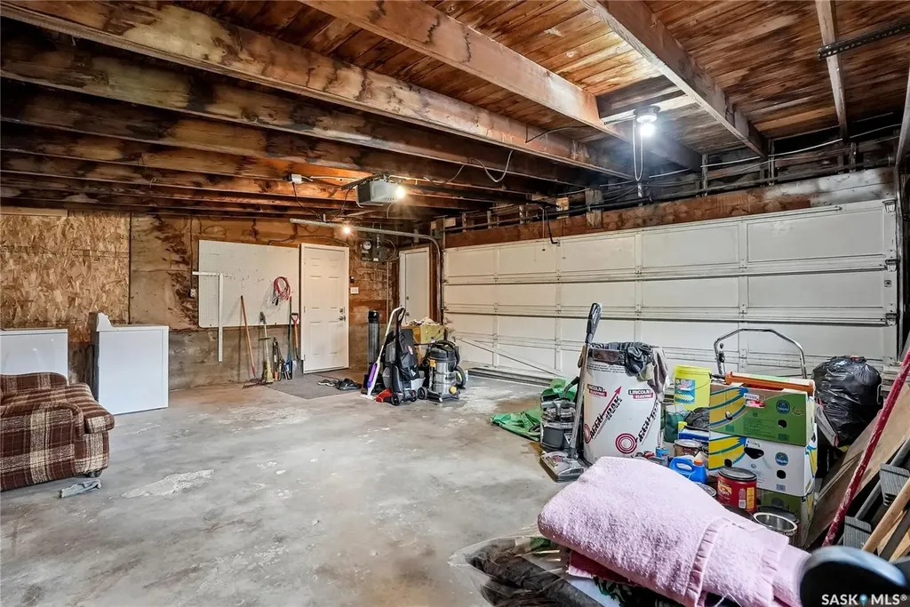 201 P Avenue N Saskatoon SK S7L 2V6