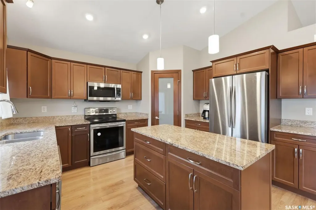 1135 Pringle Way Saskatoon SK S7T 0V5