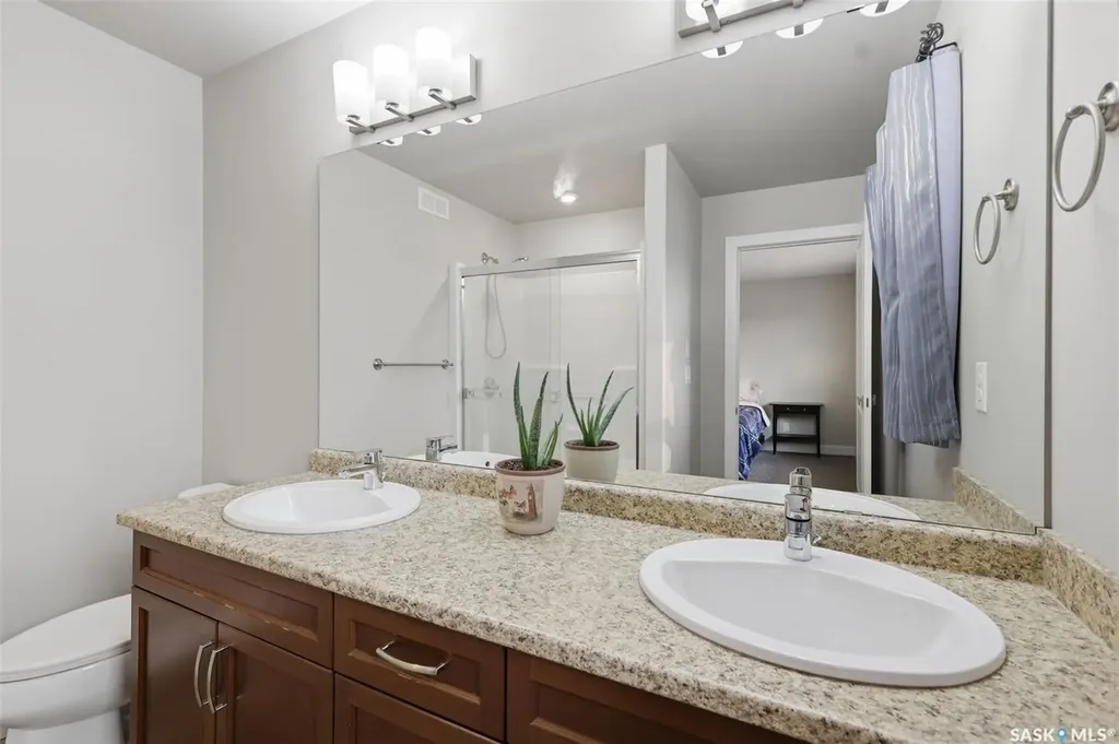 1135 Pringle Way Saskatoon SK S7T 0V5
