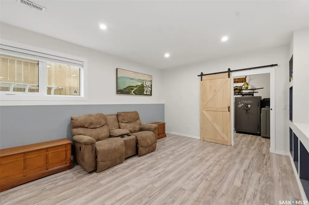 1135 Pringle Way Saskatoon SK S7T 0V5