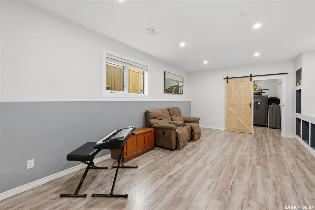 1135 Pringle Way Saskatoon SK S7T 0V5