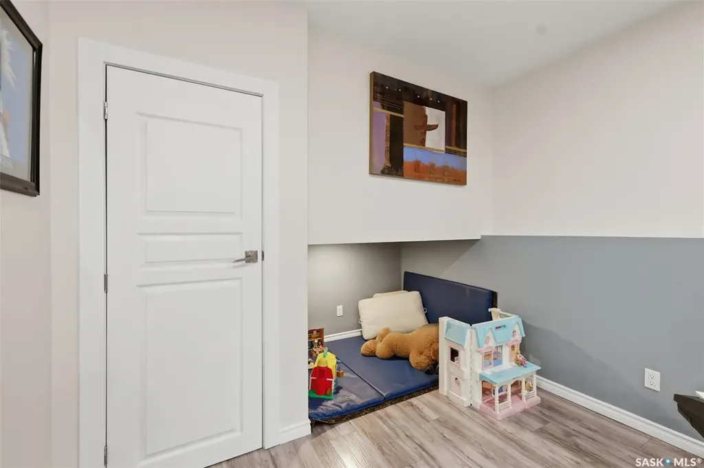 1135 Pringle Way Saskatoon SK S7T 0V5