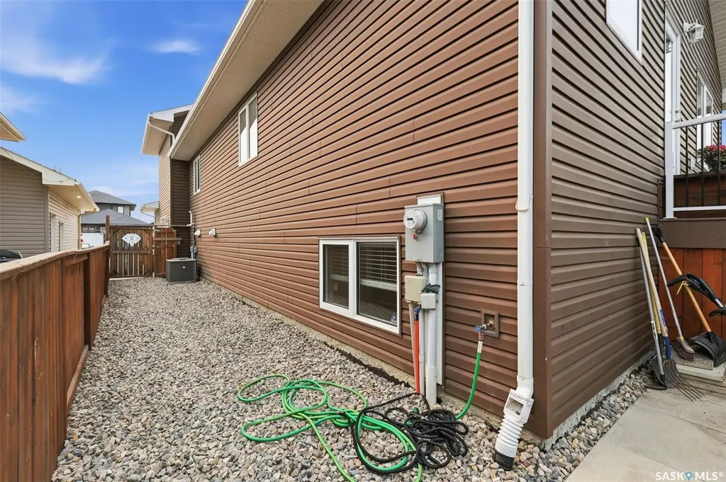 1135 Pringle Way Saskatoon SK S7T 0V5