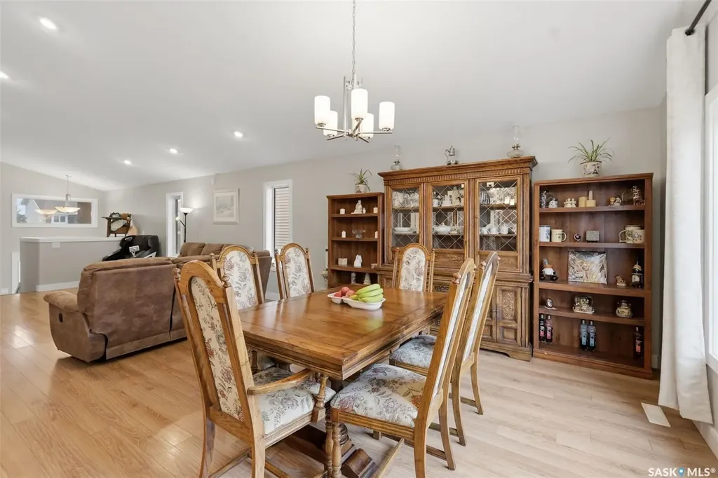 1135 Pringle Way Saskatoon SK S7T 0V5