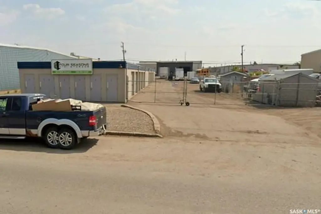 823 60th Street E Saskatoon SK S7K 5Z7