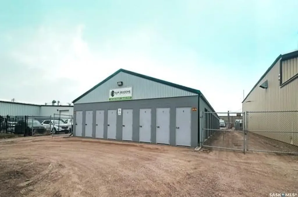 823 60th Street E Saskatoon SK S7K 5Z7