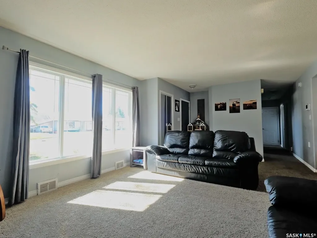 1002 King Street Rosetown SK S0L 2V0