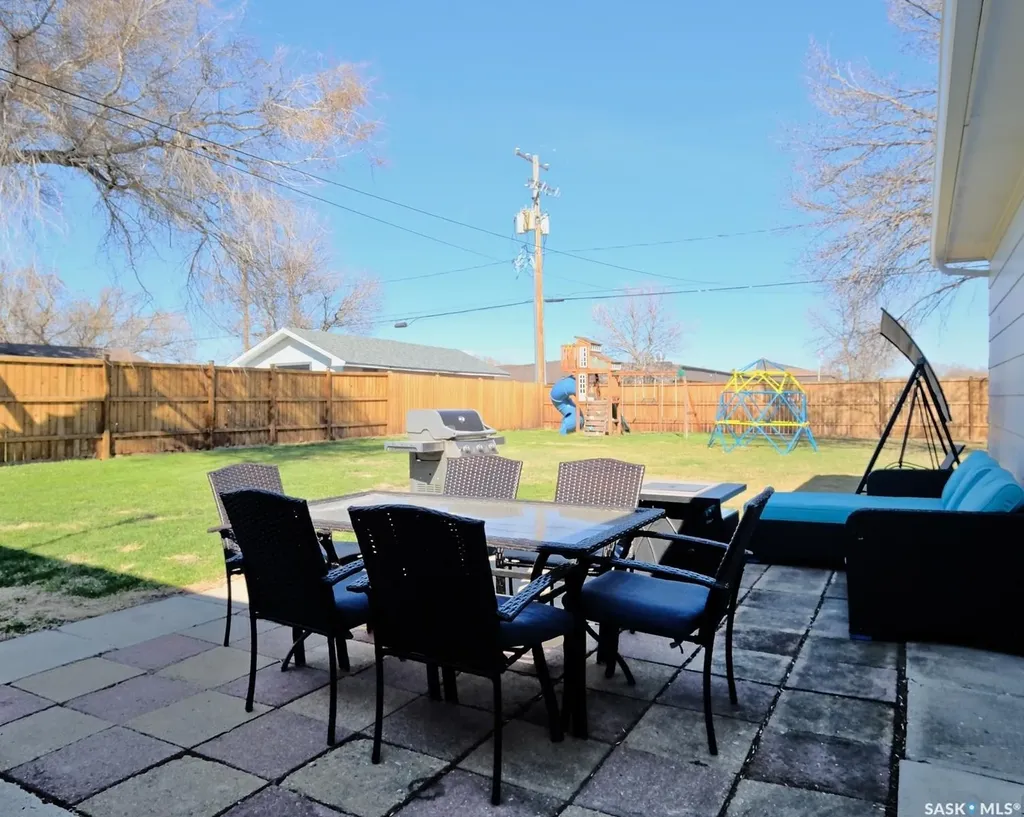 1002 King Street Rosetown SK S0L 2V0