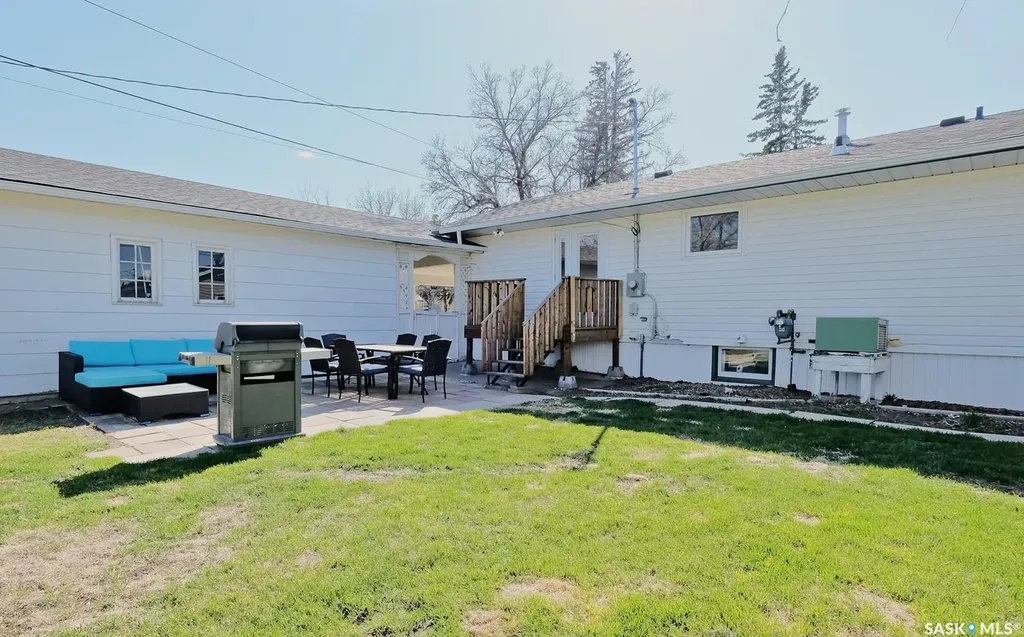 1002 King Street Rosetown SK S0L 2V0