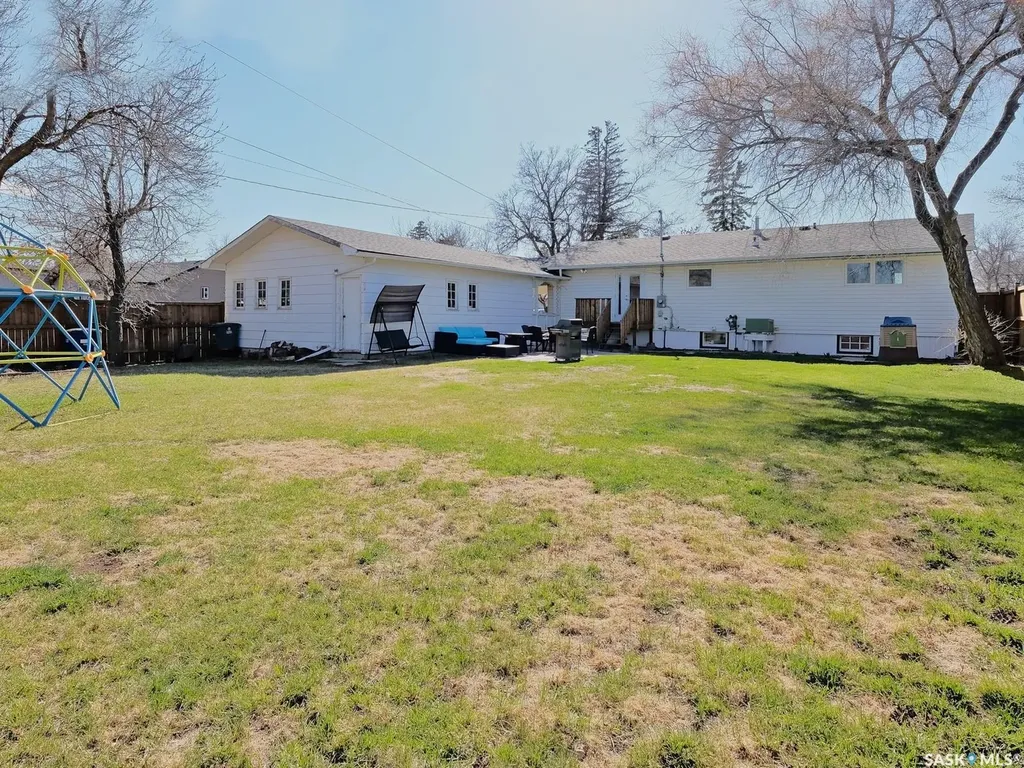 1002 King Street Rosetown SK S0L 2V0