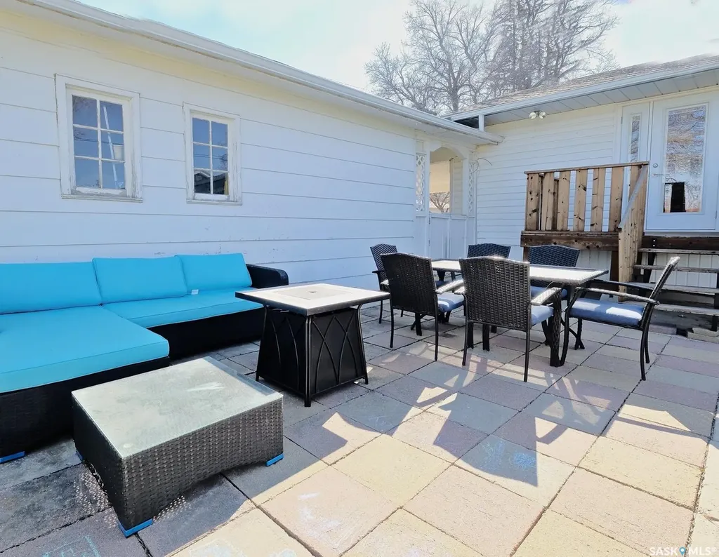 1002 King Street Rosetown SK S0L 2V0