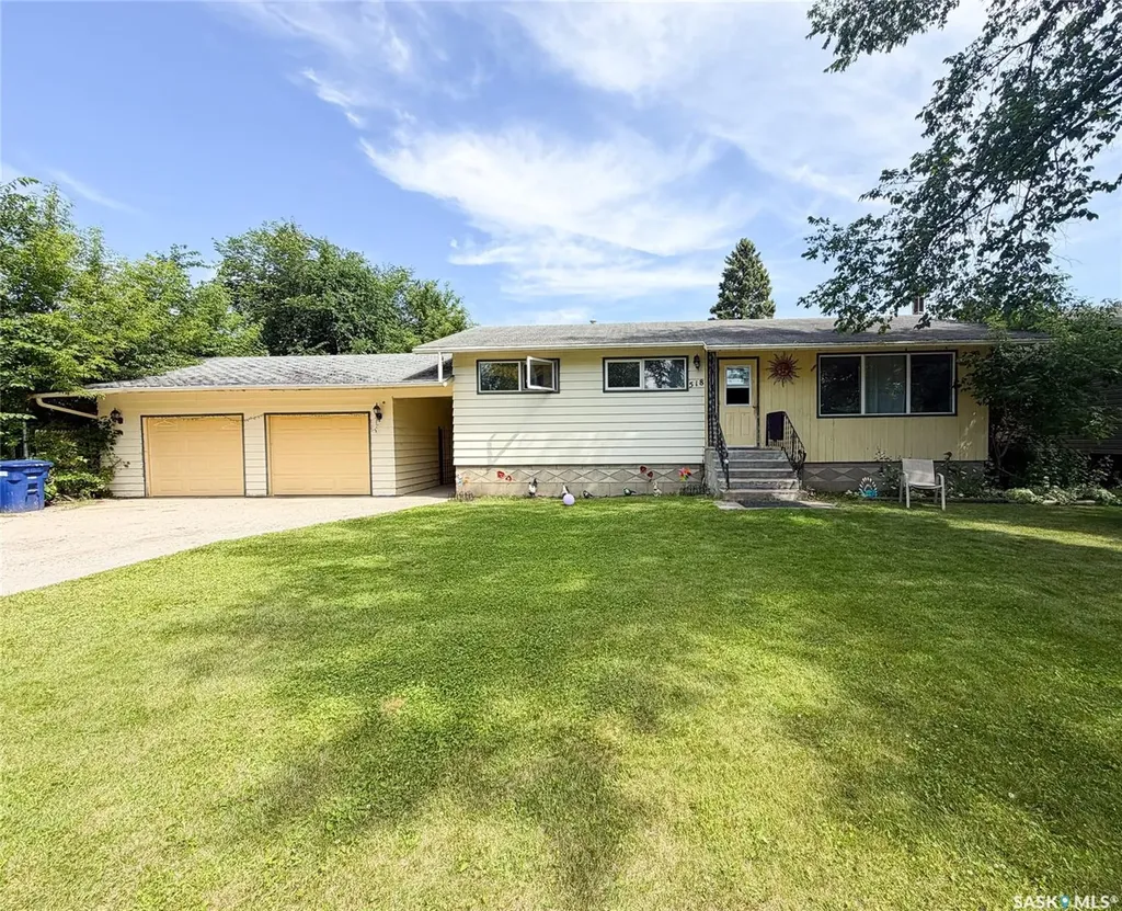 518 1st Street E Meadow Lake SK S9X 1E9
