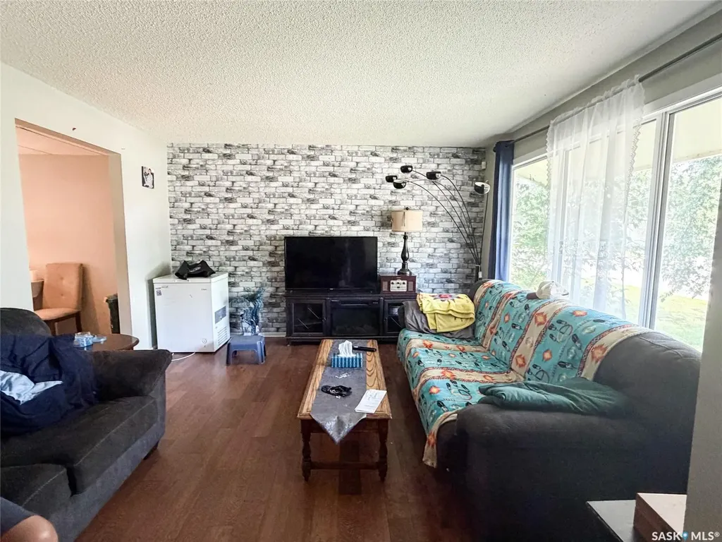518 1st Street E Meadow Lake SK S9X 1E9