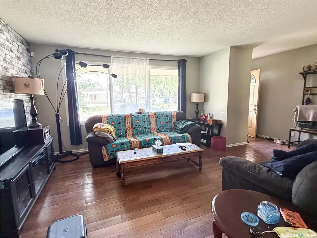 518 1st Street E Meadow Lake SK S9X 1E9